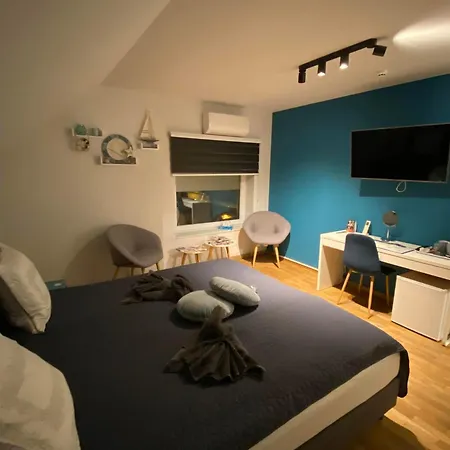 فندق مبيت وإفطار Cecha &wellness 4*