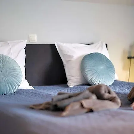 Oda ve Kahvaltı Cecha &wellness 4*